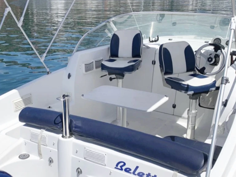 Motorboat for rent Mandelieu-la-Napoule at the best price