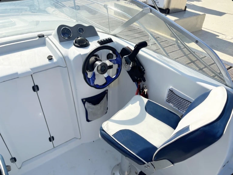 Motorboat rental in Mandelieu-la-Napoule - Bénéteau Flyer 650 Cabine