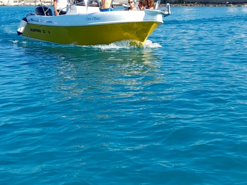 Albatros22 Open space  in Otranto on SamBoat