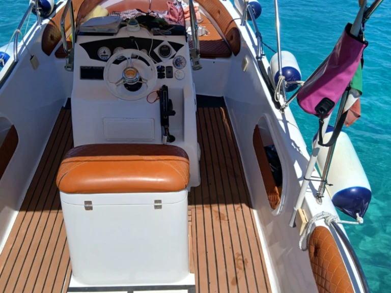 Yacht charter Otranto cheap Open space 