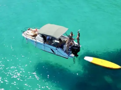 Bareboat Rental Motorboat Bénéteau with a boat licence