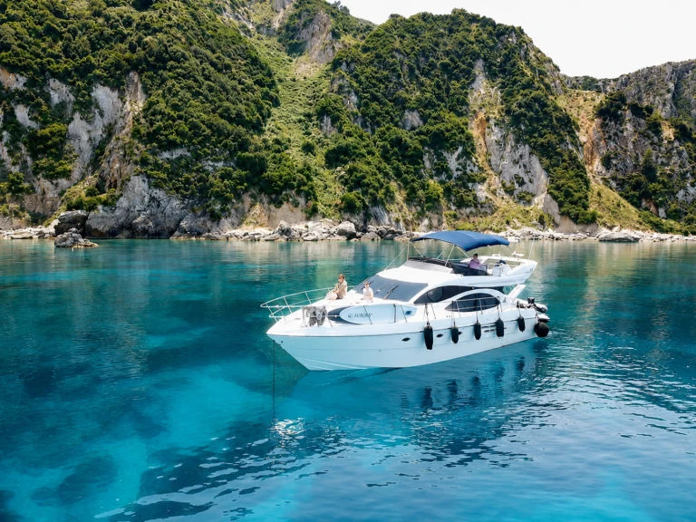 Motorboat for rent Alimos Marina at the best price