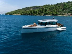 Motorboat for rent Zadar at the best price
