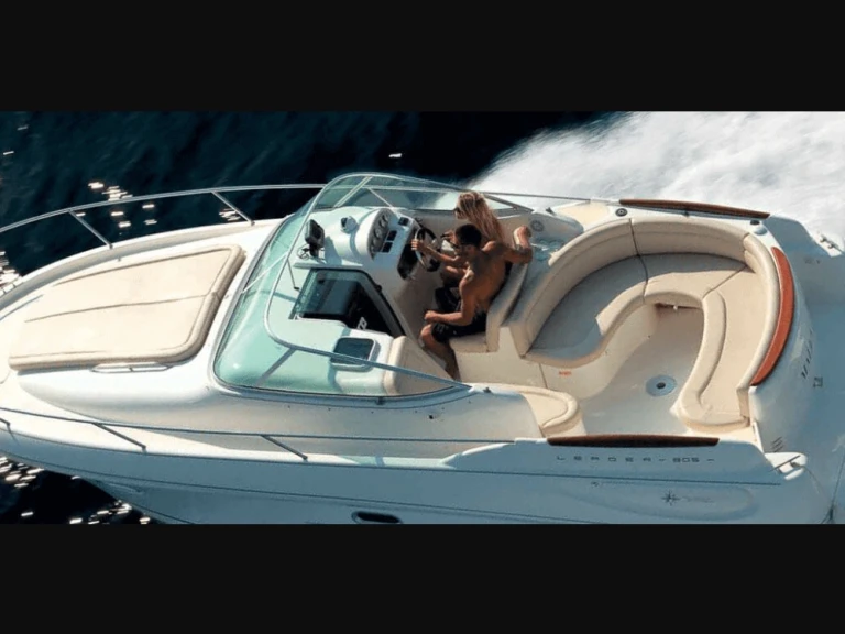 Motorboat rental in Toulon - Jeanneau Leader 805