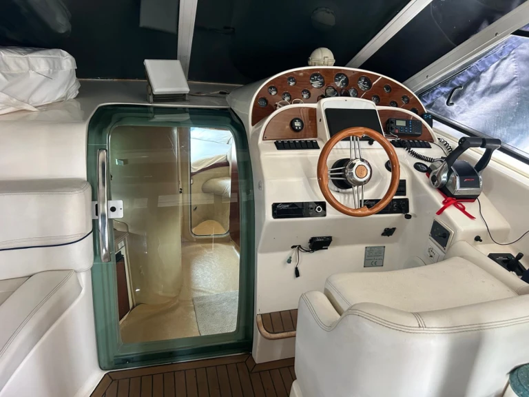 Yacht charter Fano cheap Saver 330 Sport