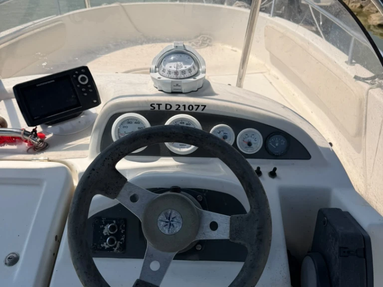 Motorboat for rent Carnon-Plage at the best price