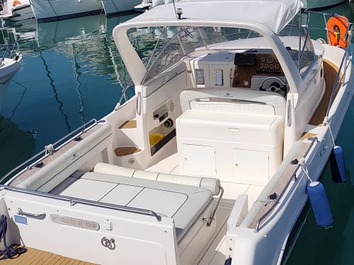 Rent a Faeton Faeton 780 Sport Villeneuve-Loubet
