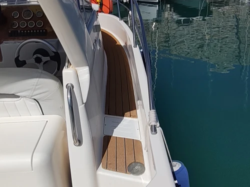 Yacht charter Villeneuve-Loubet cheap Faeton 780 Sport