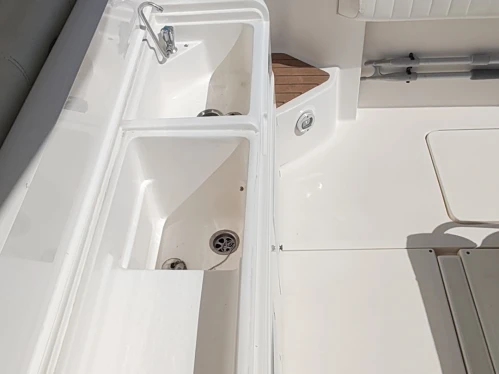 Motorboat rental with or without captain Faeton Villeneuve-Loubet