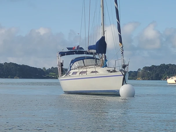 Sailboat for rent Larmor-Baden at the best price