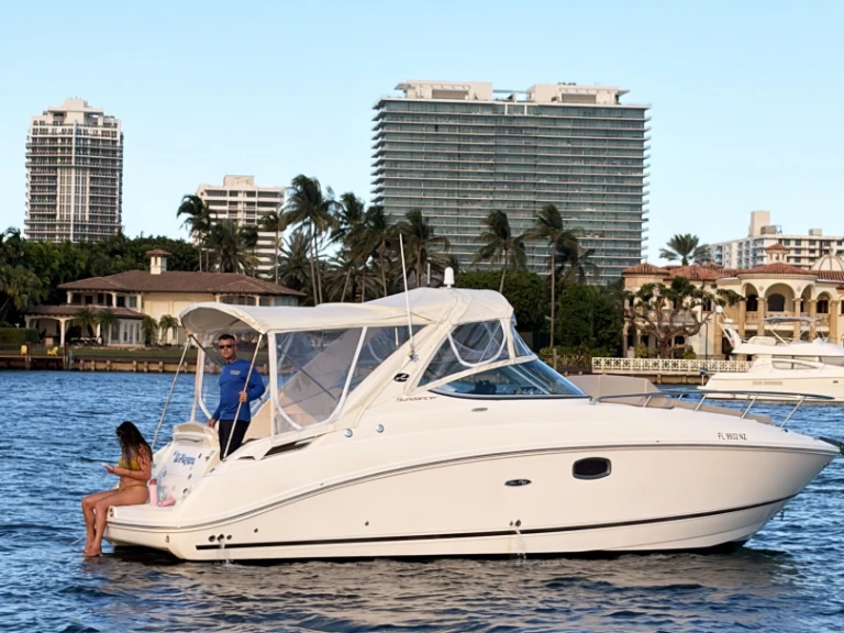Motorboat rental with or without captain Sea Ray Miami