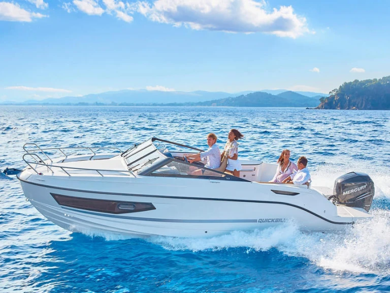 Bareboat Rental Motorboat Quicksilver with a boat licence