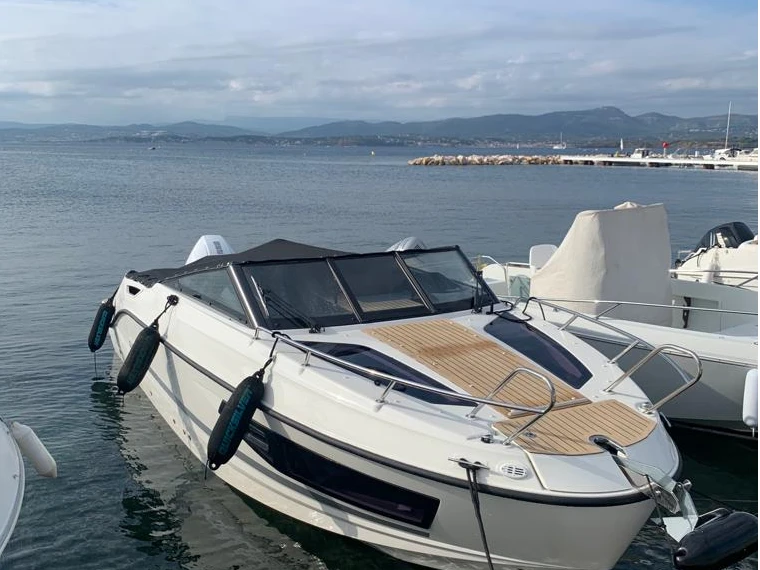 Yacht charter Hyères cheap Activ 755 Cruiser