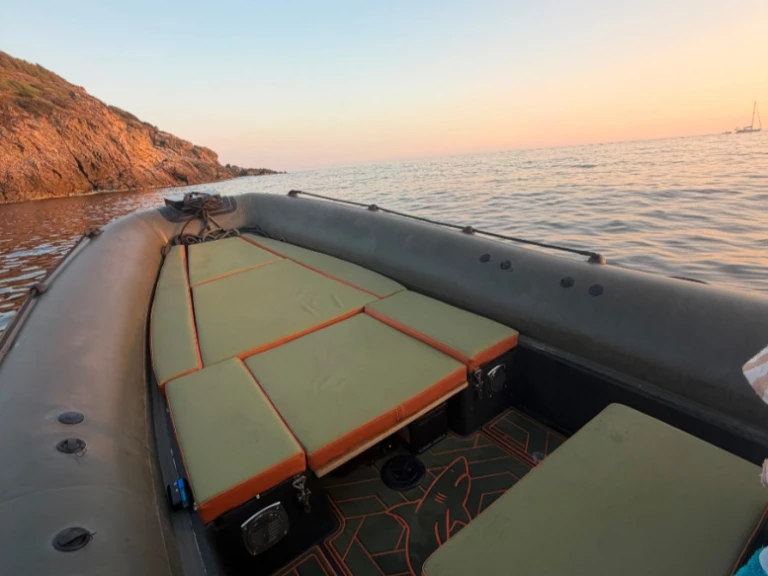 RIB for rent Le Brusc at the best price