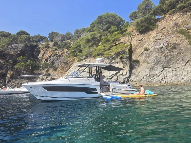 Rent a Jeanneau Cap Camarat 9.0 WA Empuriabrava