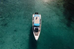 Bareboat Rental Motorboat Axopar with a boat licence