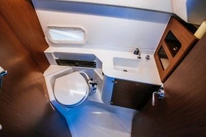 Bareboat Rental Motorboat Antares with a boat licence