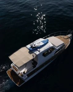 Bareboat Rental Motorboat Castelo with a boat licence