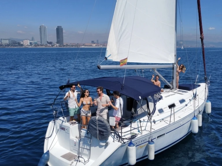 Boat rental Bénéteau Oceanis 393 Clipper in Barcelona on Samboat