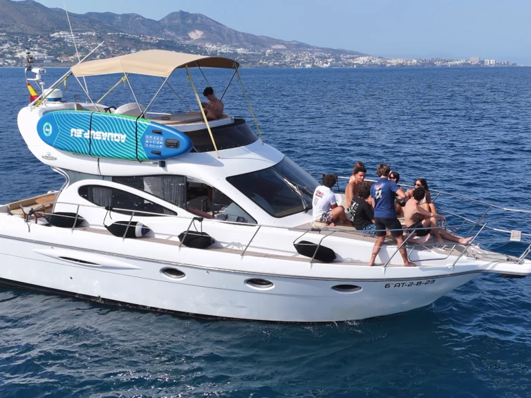 Bareboat Rental Motorboat Doqueve with a boat licence
