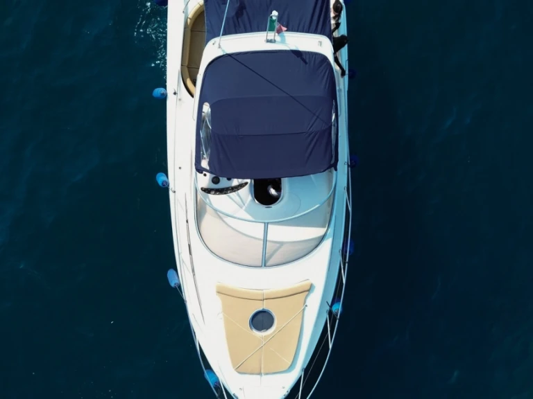 Motorboat for rent Salerno at the best price