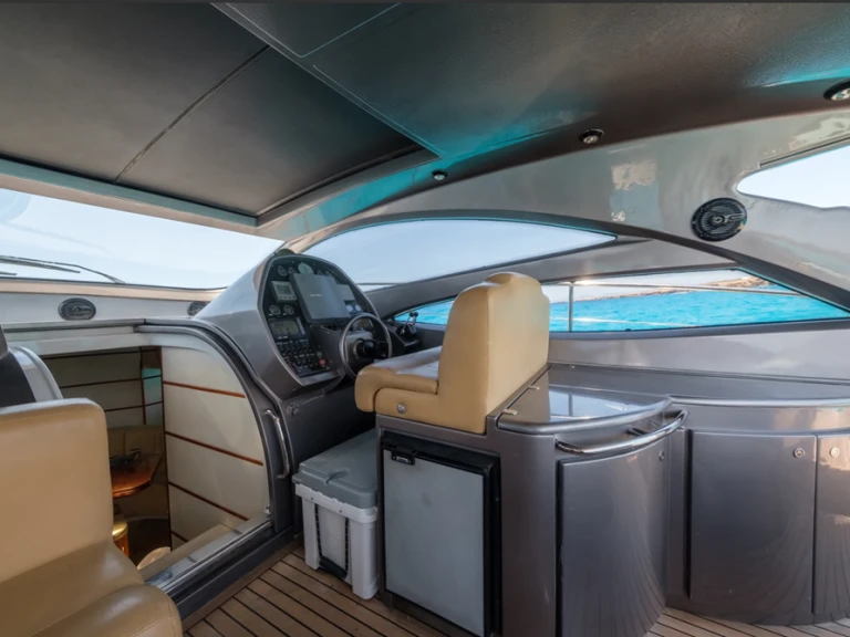 Boat rental Pershing Pershing 50 in Ibiza Town on Samboat