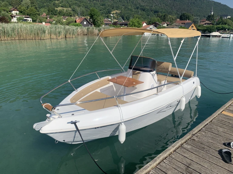 Motorboat for rent Annecy at the best price