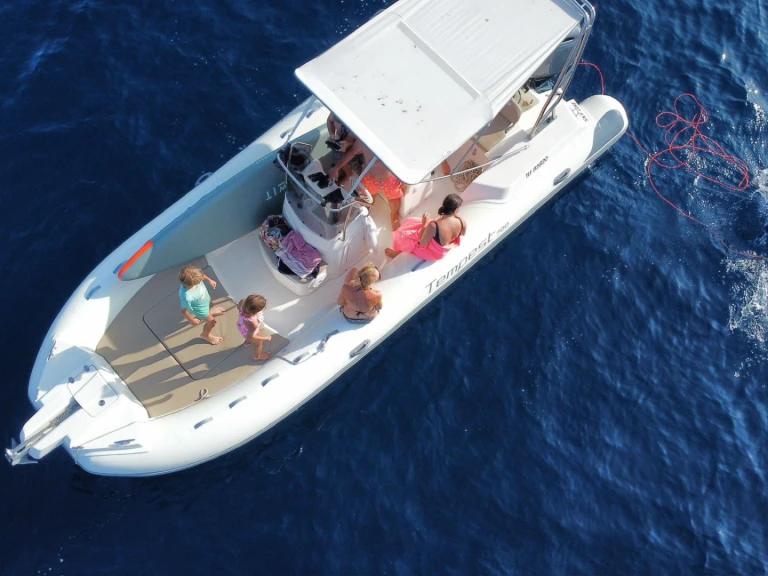 Yacht charter Golfe-Juan cheap Tempest 700 Sun
