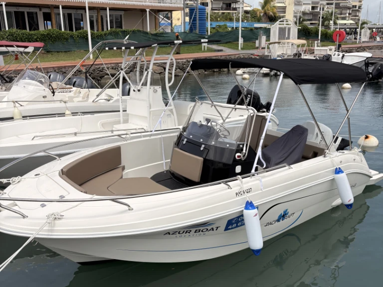 Pacific Craft Pacific Craft 545 Open in Pointe-à-Pitre on SamBoat