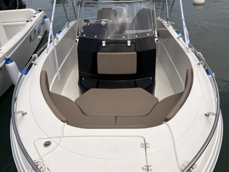 Rent a Pacific Craft Pacific Craft 545 Open Pointe-à-Pitre