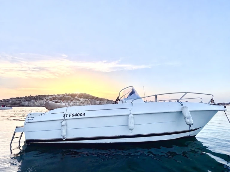 Boat rental B2 Marine Cap ferret 572 open in Sète on Samboat