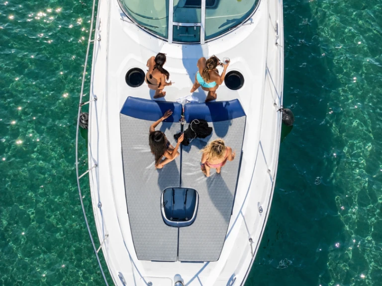 Sea Ray Sea Ray 340 Sundancer in Miami on SamBoat