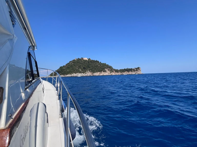 Cantieri Estensi Gold star 360 C in Alassio on SamBoat