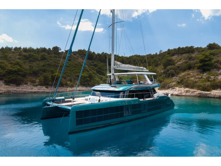 Bareboat Rental Catamaran Sunreef with a boat licence