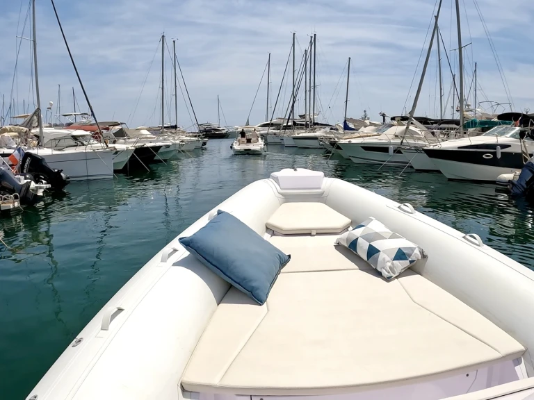 Motorboat rental in Mandelieu-la-Napoule - Stingher 24 GT