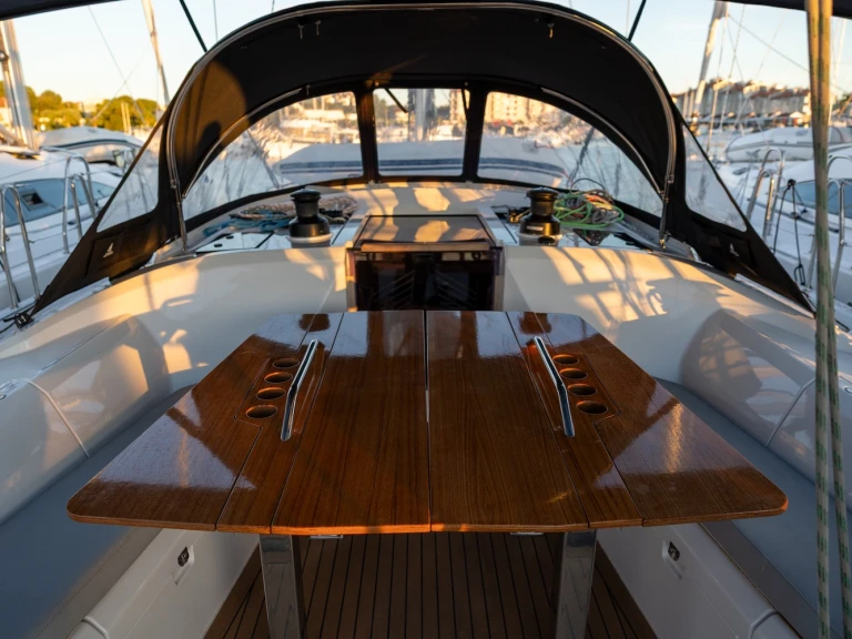 Sailboat rental in Biograd na Moru - Elan Elan E6