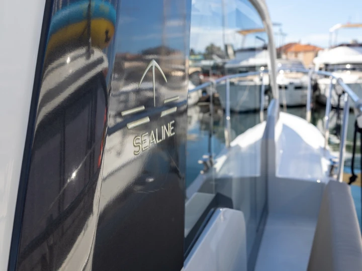 Motorboat rental in Biograd na Moru - Sealine Sealine C335