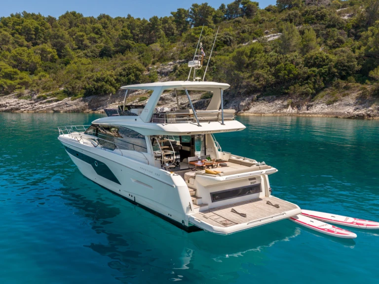Boat rental Jeanneau Prestige 590 in Podstrana on Samboat