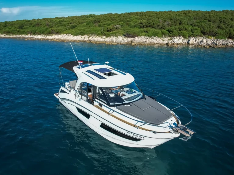 Motorboat rental with or without captain Bénéteau Sukošan