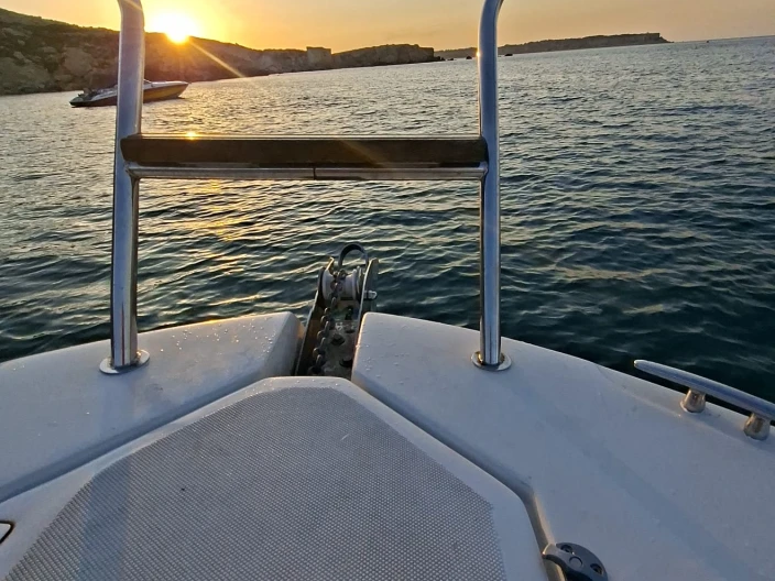 Bareboat Rental Motorboat Calion with a boat licence