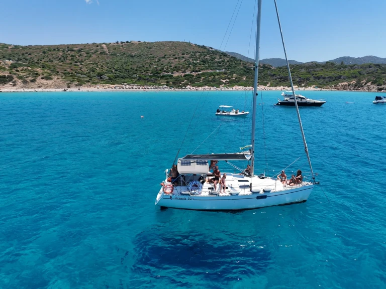 Yacht charter Cagliari cheap Oceanis 321
