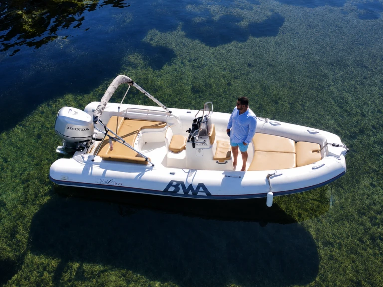 Boat rental Bwa Sport 19 GT in Six-Fours-les-Plages on Samboat