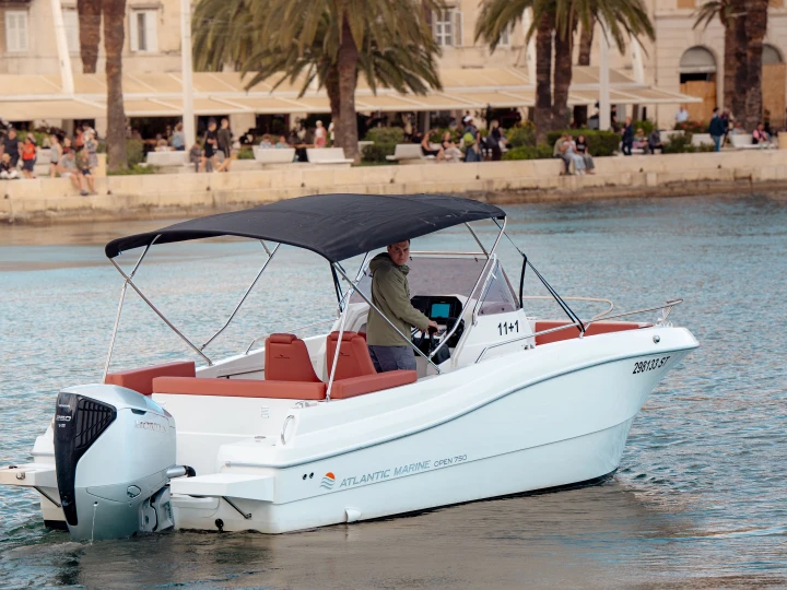 Motorboat for rent Split Ferry Port at the best price