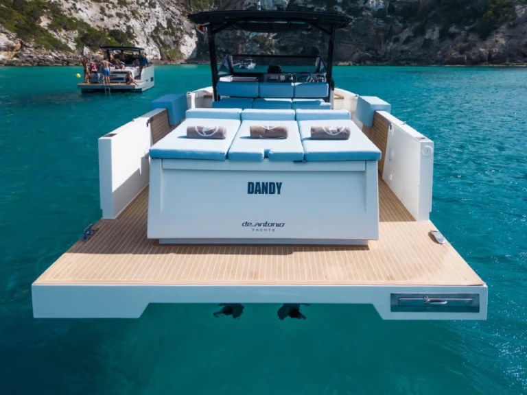 Bareboat Rental Motorboat De Antonio with a boat licence
