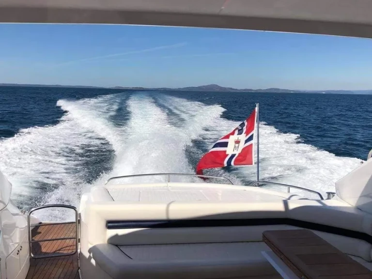 Motorboat rental with or without captain Sunseeker Capri