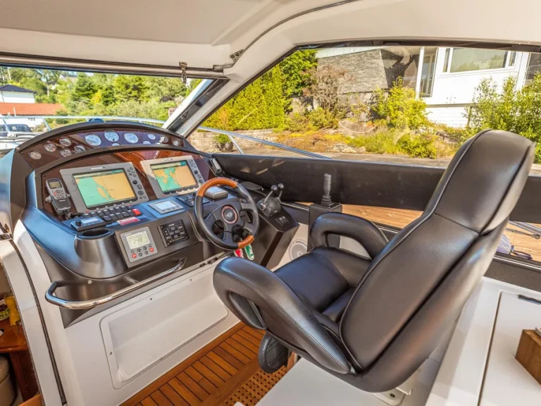 Motorboat for rent Capri at the best price