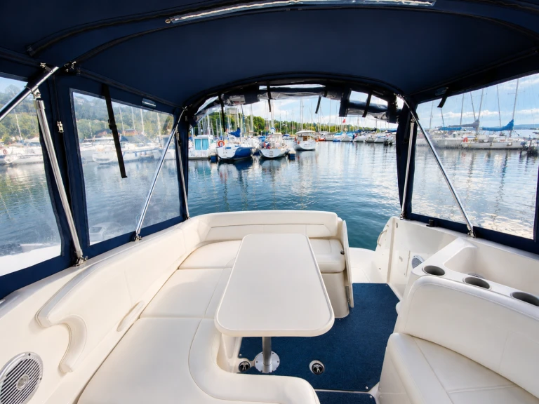 Motorboat rental in Thonon-les-Bains - Bayliner Bayliner 255