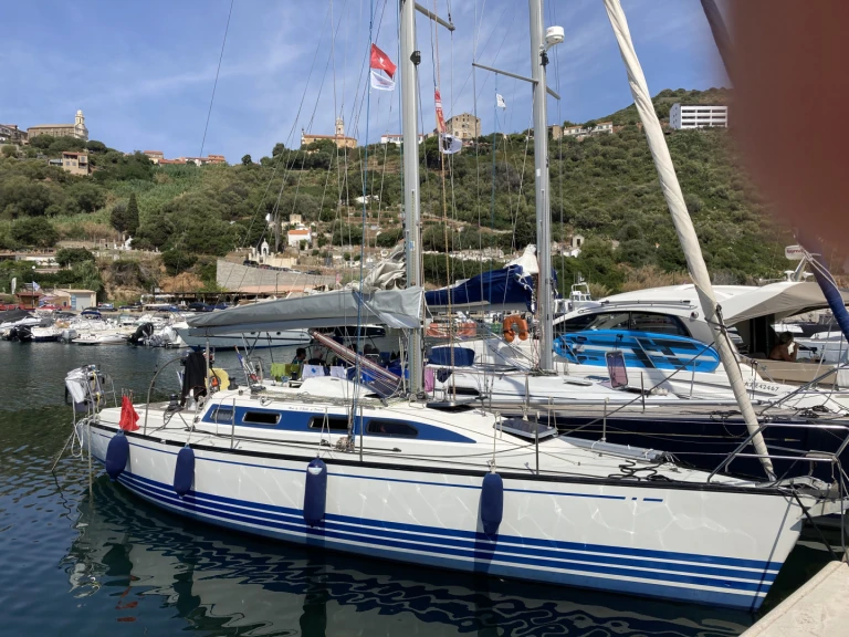 Sailboat rental in Saint-Mandrier-sur-Mer - X-Yachts X-362