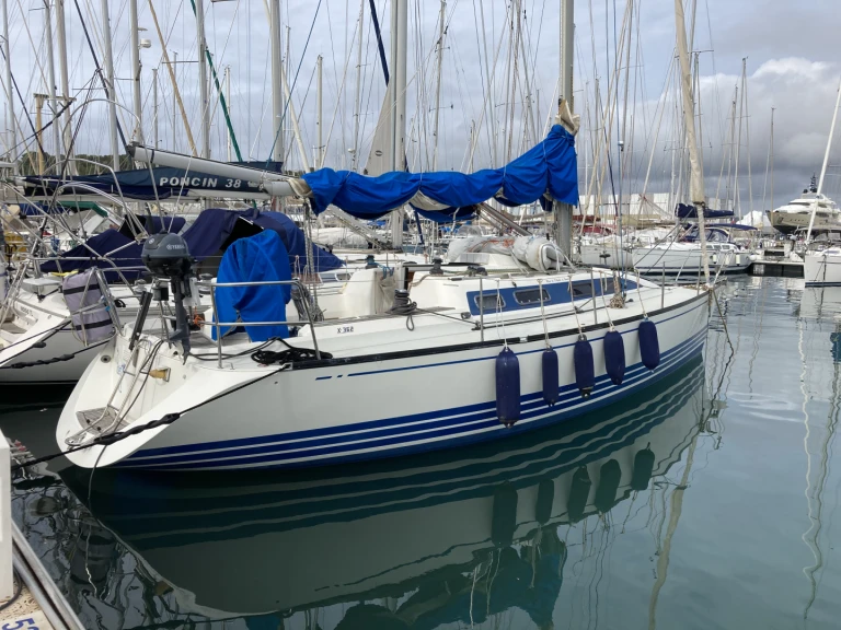 Boat rental X-Yachts X-362 in Saint-Mandrier-sur-Mer on Samboat