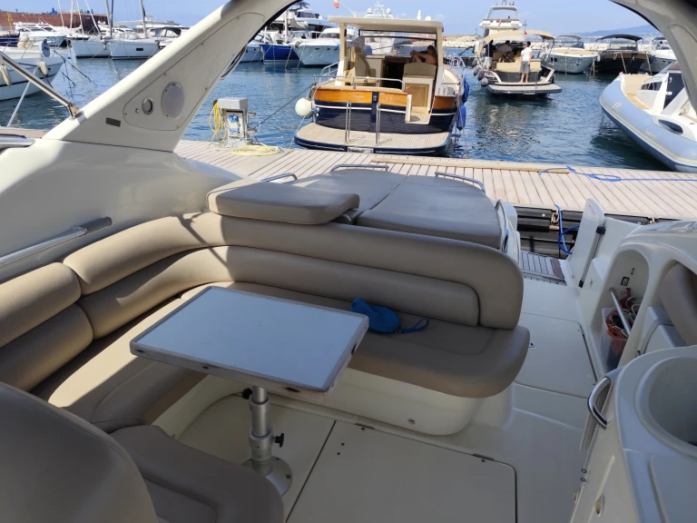 Cranchi Endurance 39 in Castellammare di Stabia on SamBoat